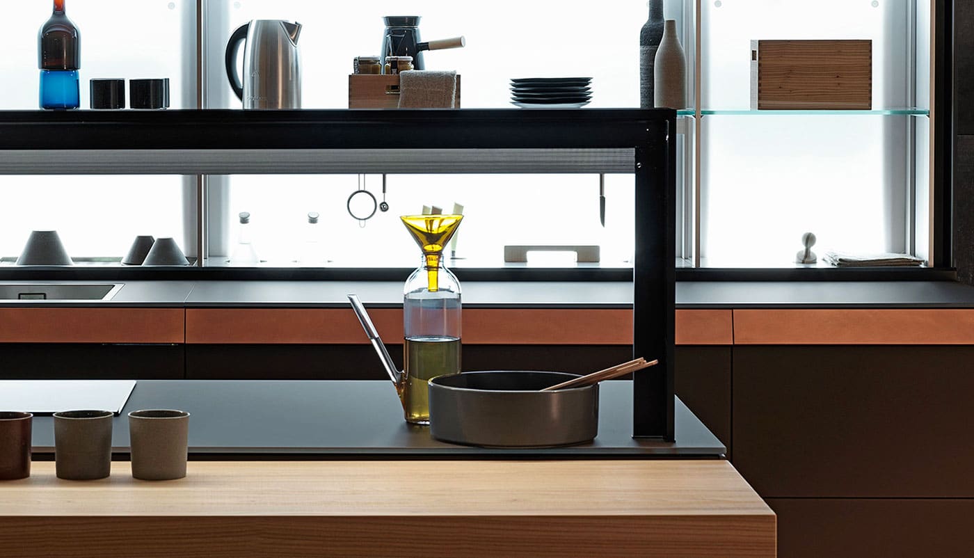 Cuisine Valcucine Genius Loci Vitrum Mocaccino opaque avec tiroir en cuivre | Cuisiniste Nice | Massimo Cucine