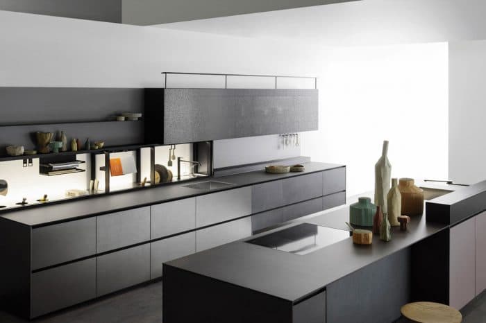 Cuisine Valcucine Riciclantica aluminium effet structuré teinte plomb | Cuisiniste Nice | AS Design