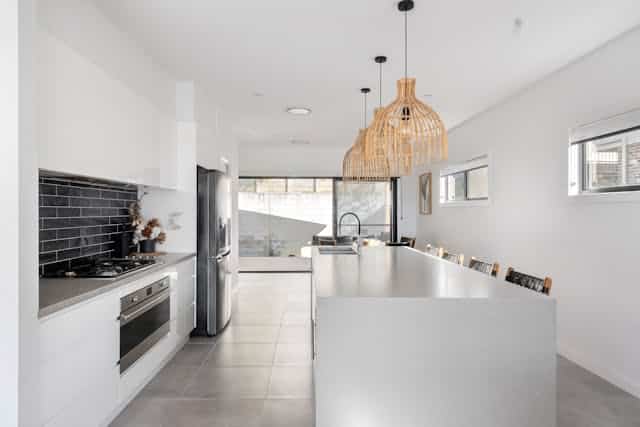 Avantages-cuisiniste-Nice-pour-concevoir-cuisine-sur-mesure 